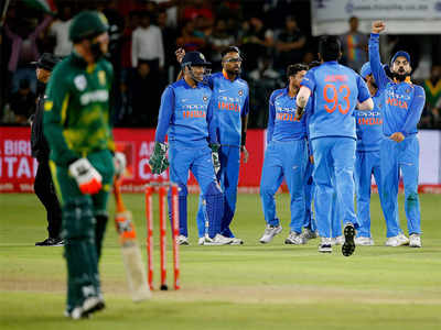 New-ball bowlers helped India deliver knockout punch: Sunil Gavaskar
