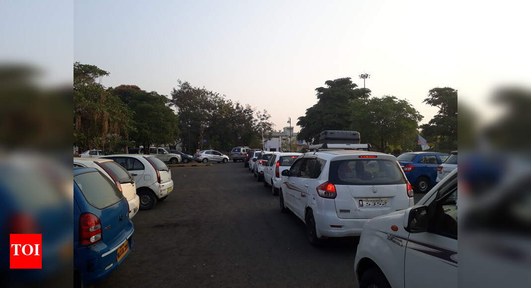 CHAOS AT PARKING NAGPUR AIRPORT TERMINAL Times of India