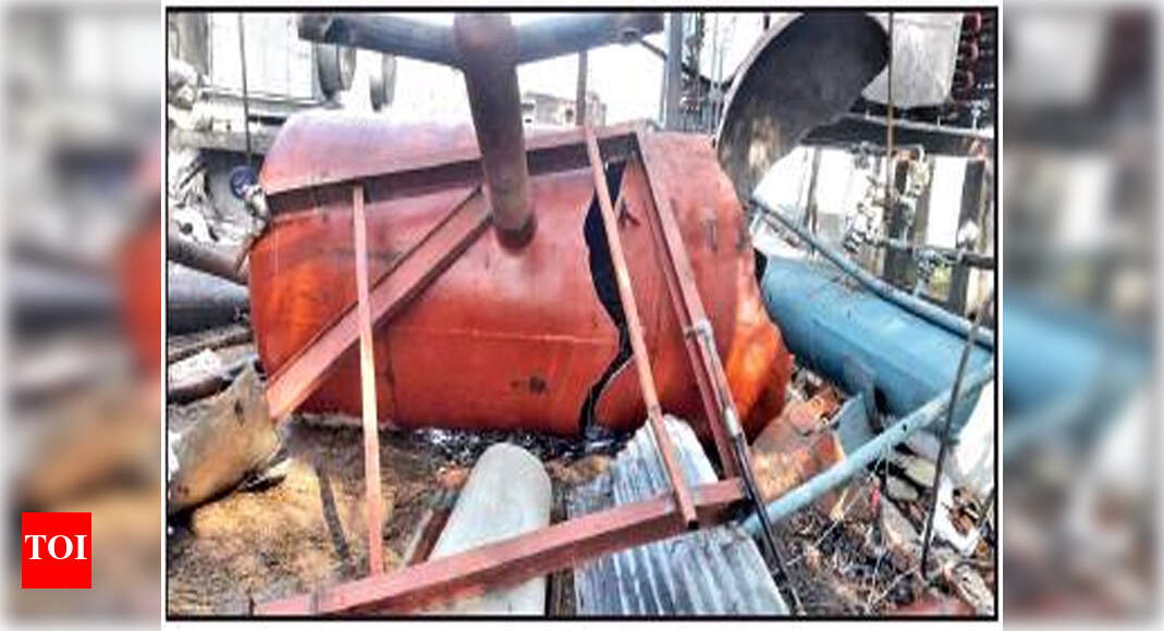 Ammonia Leak 3 killed, 11 hurt in ammonia leak after explosion near