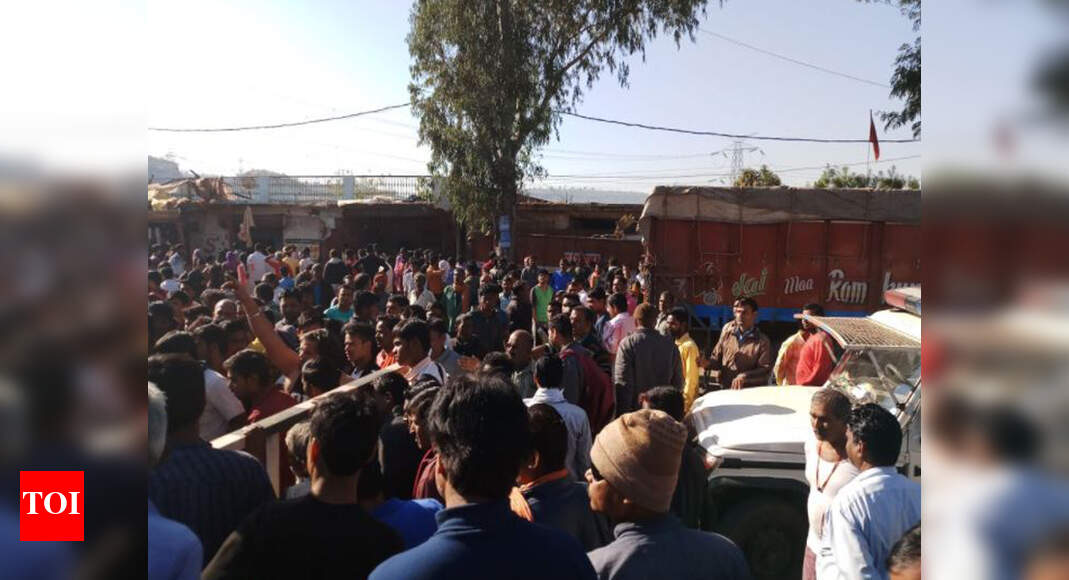 4 killed as truck rams into tea stall in Madhya Pradesh | Bhopal News ...