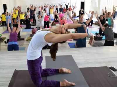 More than 11,000 people participate in yogathon in US