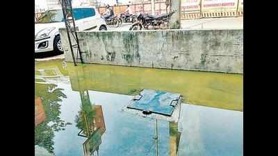 15 days on, sewage continues to flow into Ujjwal Nagar wells, houses