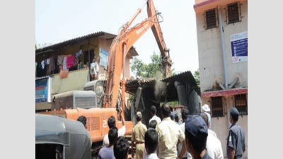 Cidco razes 3 illegal structures near encroached Ghansoli service road