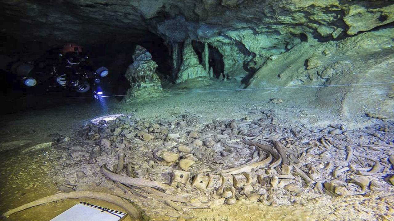 Científicos han recreado una réplica virtual de una cueva submarina mexicana