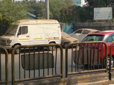 vehicles abandoned in group