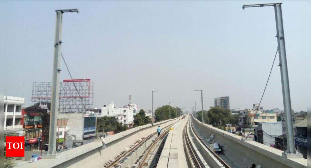 Lucknow Metro: Lucknow metro work of track laying for balanced elevated ...