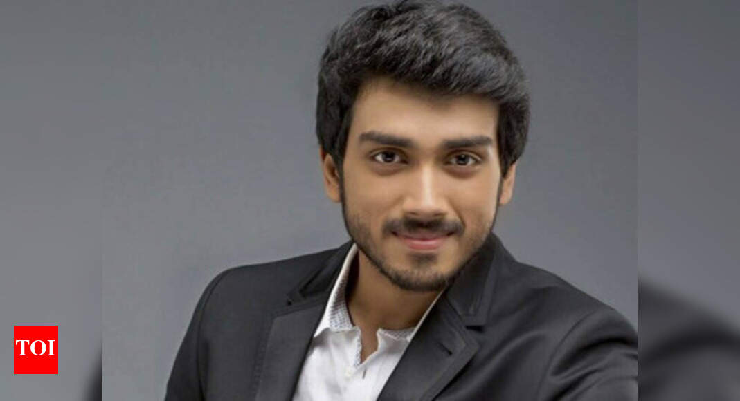 Kalidas Jayaram has mixed reactions to seeing Poomaram's hoardings