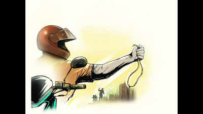 Gold Snatchers: Woman's chain snatched in Panchkula | Chandigarh News -  Times of India
