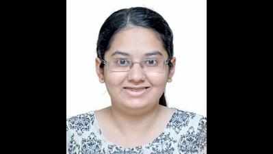 Girl from Surat third in CS executive programme