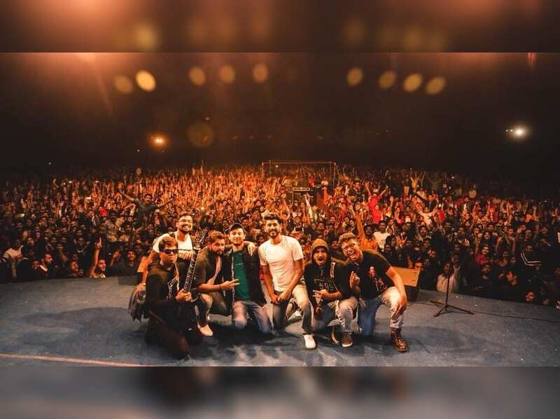 Mohammed Irfan enthralls the young audience at IET DAVV | Events Movie News - Times of India Mohammed Irfan enthralls the young audience at IET DAVV | Events Movie News - Times of India