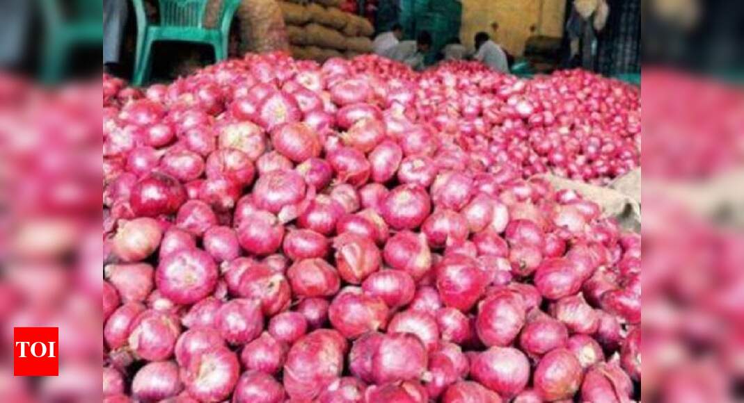 Average wholesale onion price declines 22 at Lasalgaon Nashik News