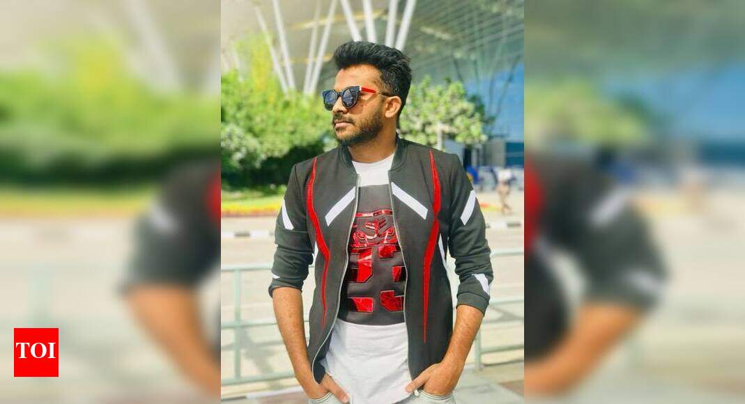 Chanda Shetty meets his old friends in Mysuru - Times of India