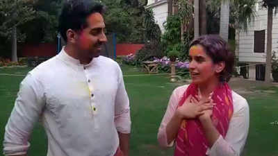 Ayushmann and Sanya say 'Holi ki Badhaai Ho!' in Delhi
