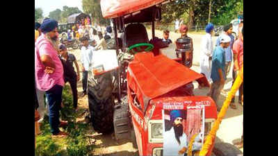 1 dies on way to Anandpur Sahib