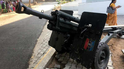 Chennai: Hand howitzer field guns, used in World War II, fascinate students of Guru Nanak College