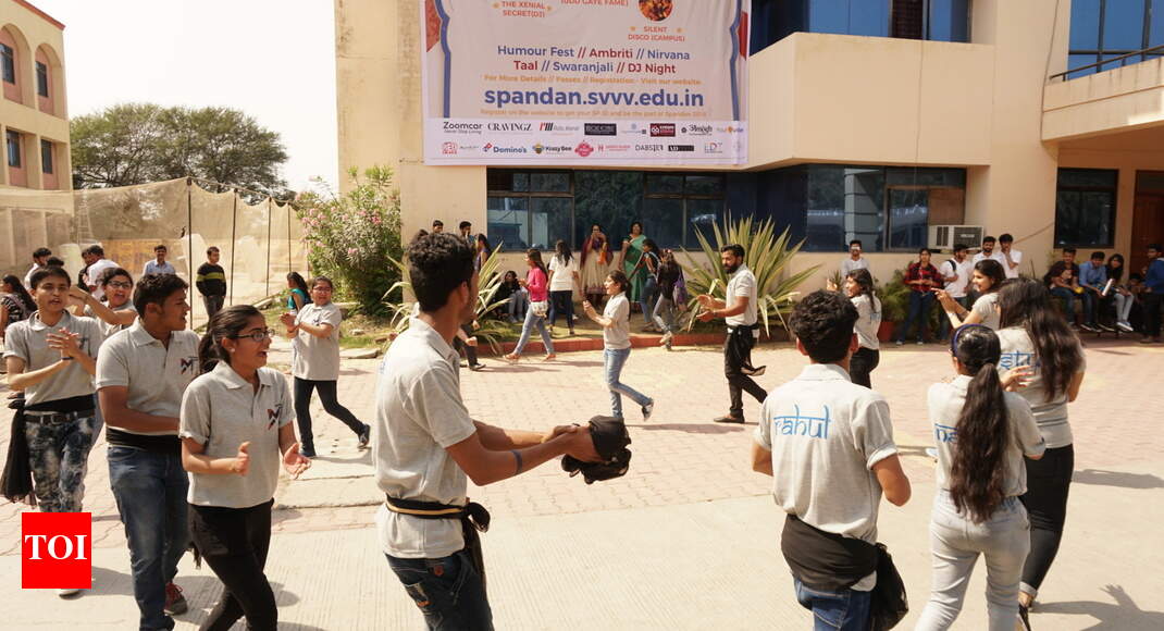 spandan spandan 2018 saw a mix of events and ended on a musical spandan spandan 2018 saw a mix of events and ended on a musical high indore news times of india