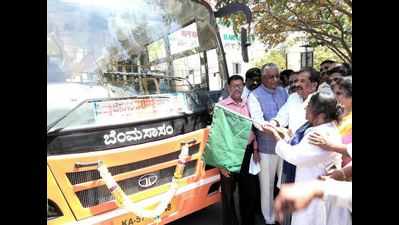 Midi-bus from Banaswadi railway station to Shivajinagar