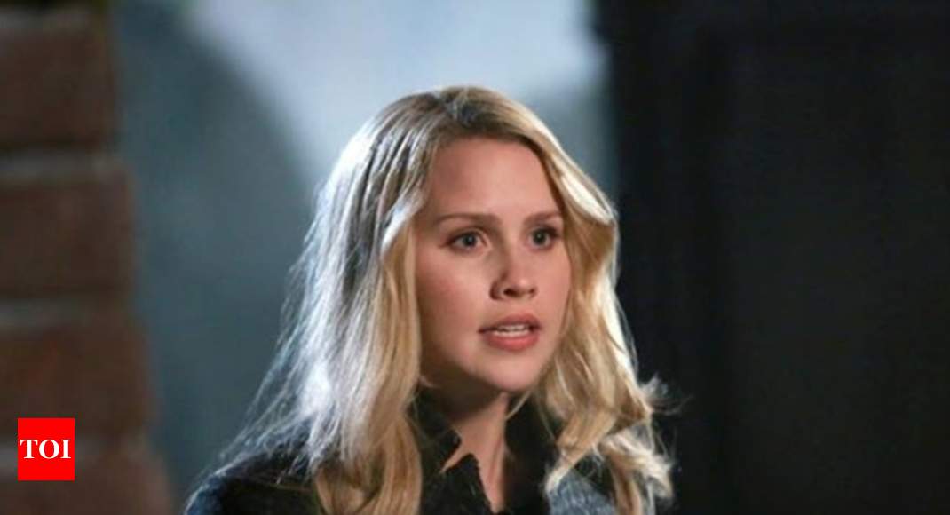 The Originals' Star Claire Holt Said She 'Never Felt More Broken as a  Person' After Her Miscarriage and D&C