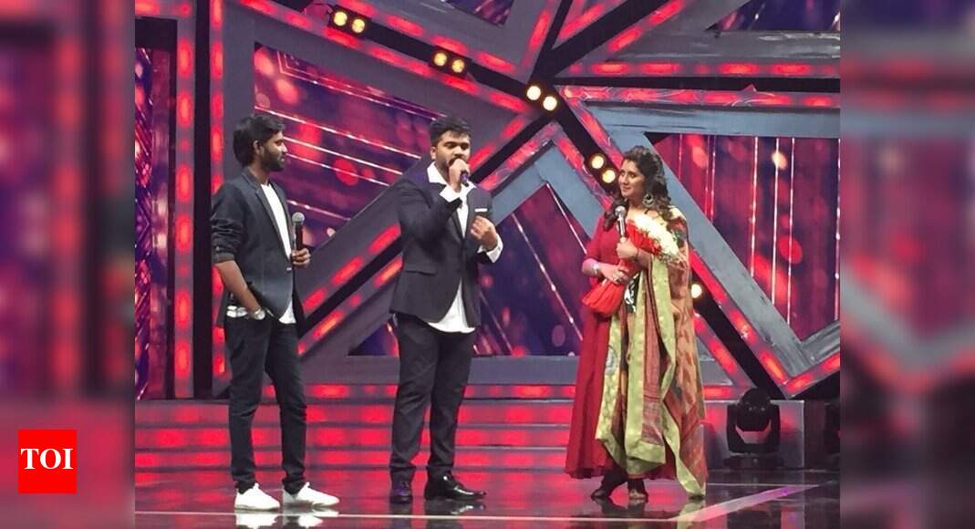 Simbu visits Super Singer show - Times of India