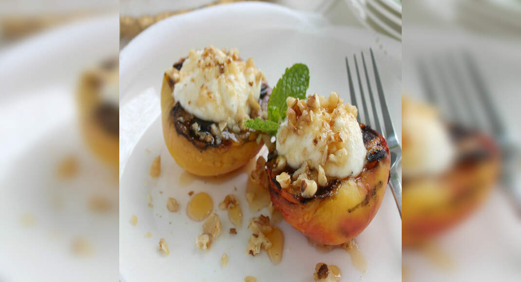 Grilled Peaches with Ricotta, Walnuts and Honey Recipe: How to Make Grilled Peaches with Ricotta, Wa