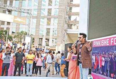 Maniesh Paul bats for menstrual hygiene on Women's Day in Gurgaon