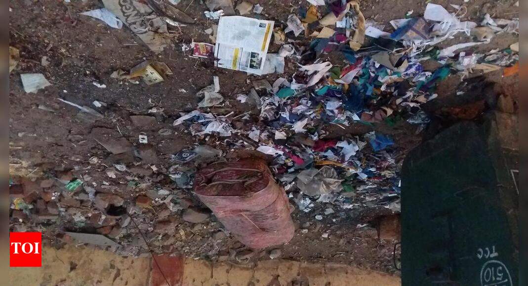 unhealthy environment due to no proper cleaning - Times of India
