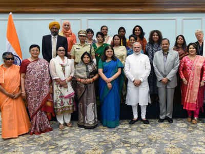 PM Modi meets 'Nari Shakti' award winners