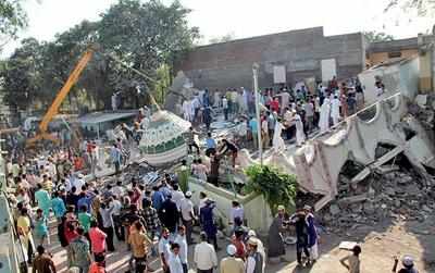 One killed as dargah under repair collapses