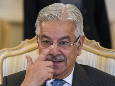 Pakistan foreign minister's face blackened with ink