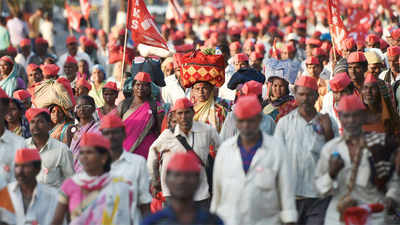 Over 30,000 farmers reach Mumbai, to gherao Vidhan Bhavan on March 12