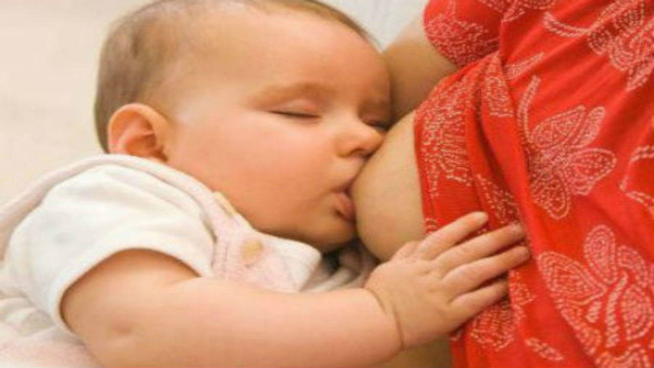 What is making so many Indian mothers give up breastfeeding? - Times of  India