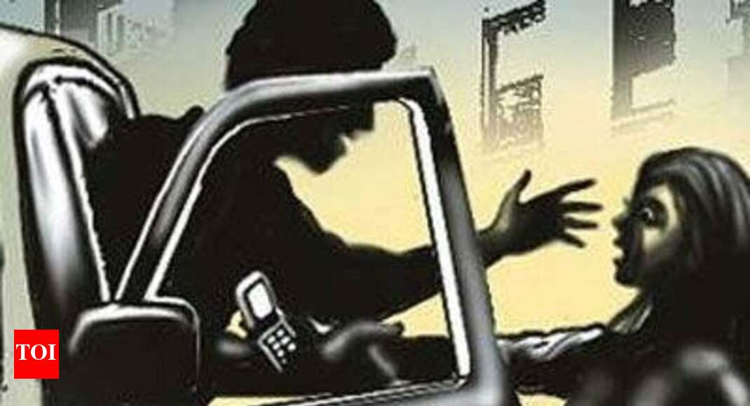 Mangaluru cabbie slaps woman for objecting to rash driving - Times of India