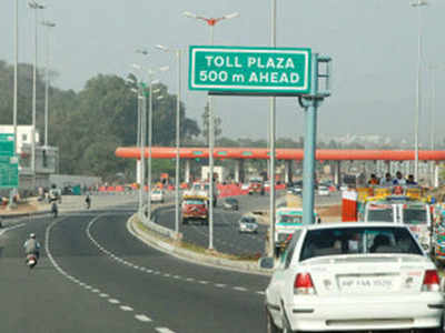Allow vehicles with valid FASTag travel free, if system can't read them: Highways min to NHAI