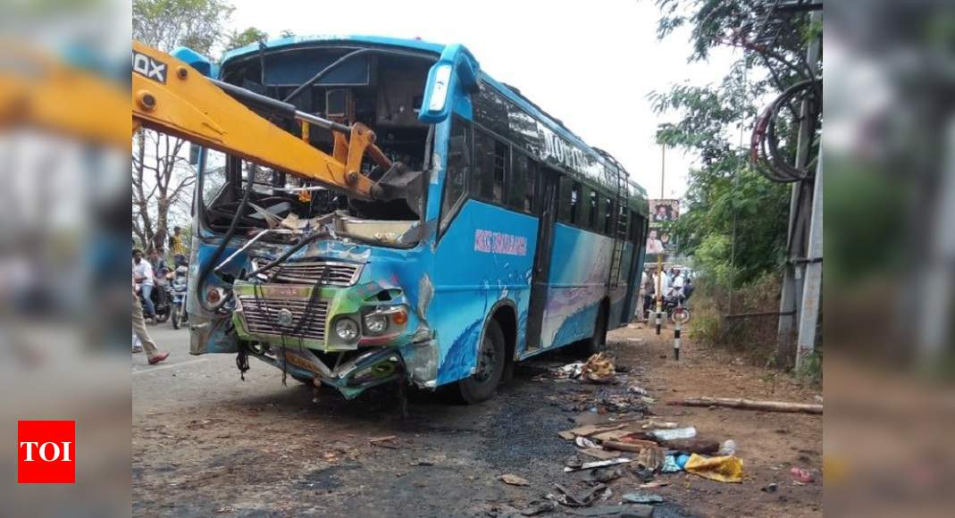 Bangalore Accident 5 killed, 9 injured in Mysuru highway pileup