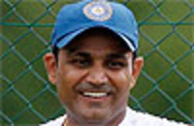 Sehwag taunts Lankans, says fear of defeat led to no-ball