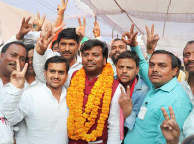 Gorakhpur How 29 Year Old Praveen Kumar Nishad Shook Off 29 Year Hold Of Bjp In Gorakhpur India News Times Of India