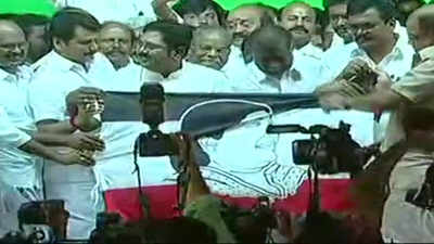 TTV Dhinakaran in Madurai launches party, symbol and flag