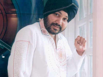 Happy Birthday Daler Mehndi: 13 साल की उम्र में 'ना ना ना रे' गाना गाकर  सिंगर दलेर मेहंदी मचा दिया था दुनिया में हंगामा, मानव तस्करी मामले में  कोर्ट ने सुनाई थी 2 साल की सजा | Happy Birthday Daler Mehndi: Singer Daler  Mehndi created a ruckus in the world by singing ...