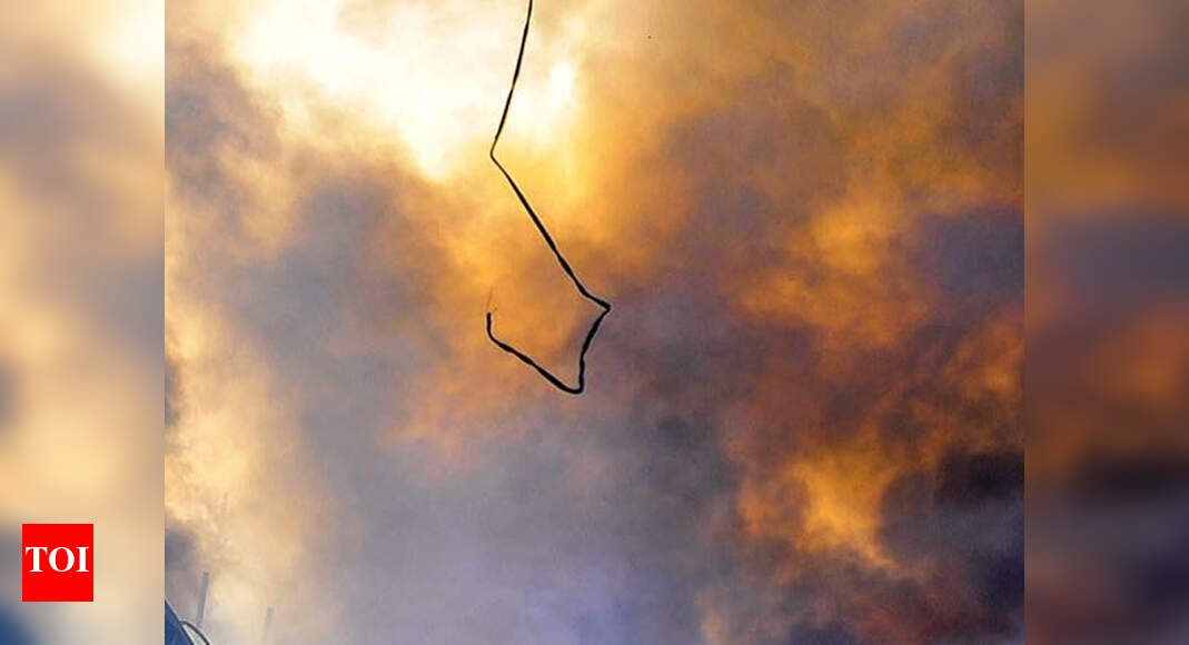 Man dies trying to save mother from fire at home | Delhi News - Times ...