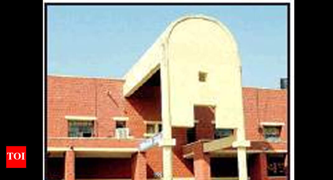 UGC Professor with 10year experience eligible as VC in tech