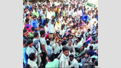 Farmers' protest disrupts trading at Laxmibai Nagar Mandi