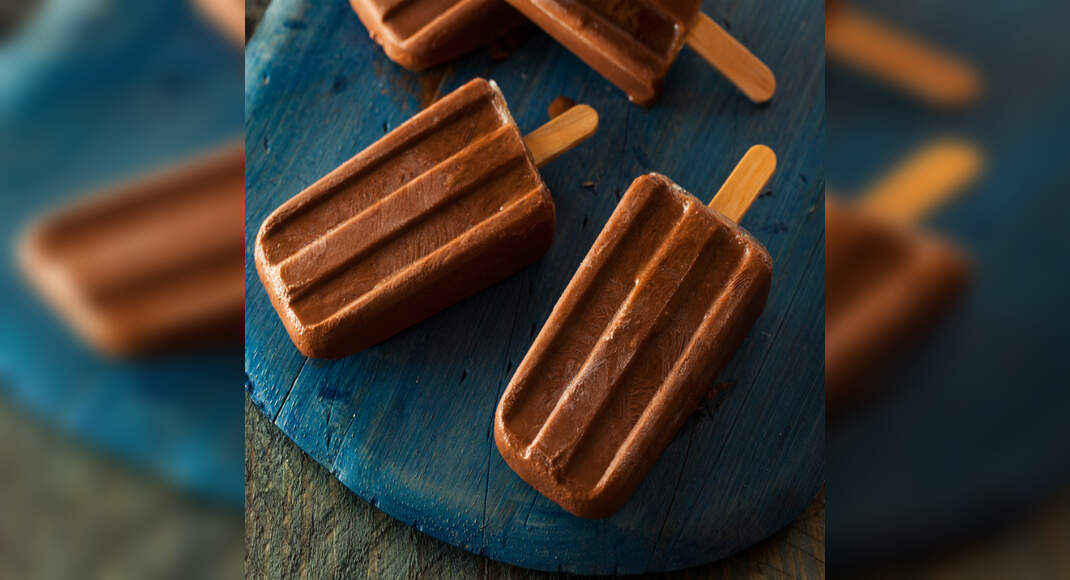 Fudge Pops Recipe: How to Make Fudge Pops Recipe | Homemade Fudge Pops ...