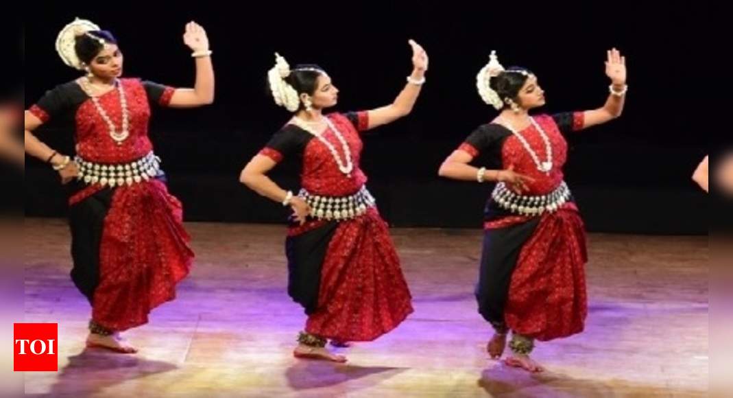 Odissi dance presentation on musical and theatrical elements strikes a ...