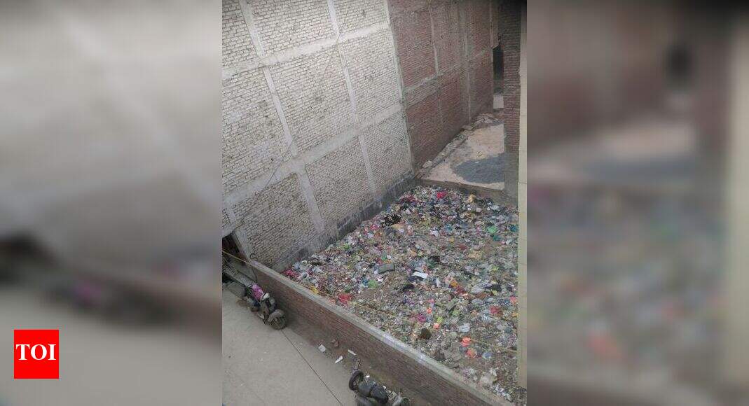 Colony of trash - Times of India