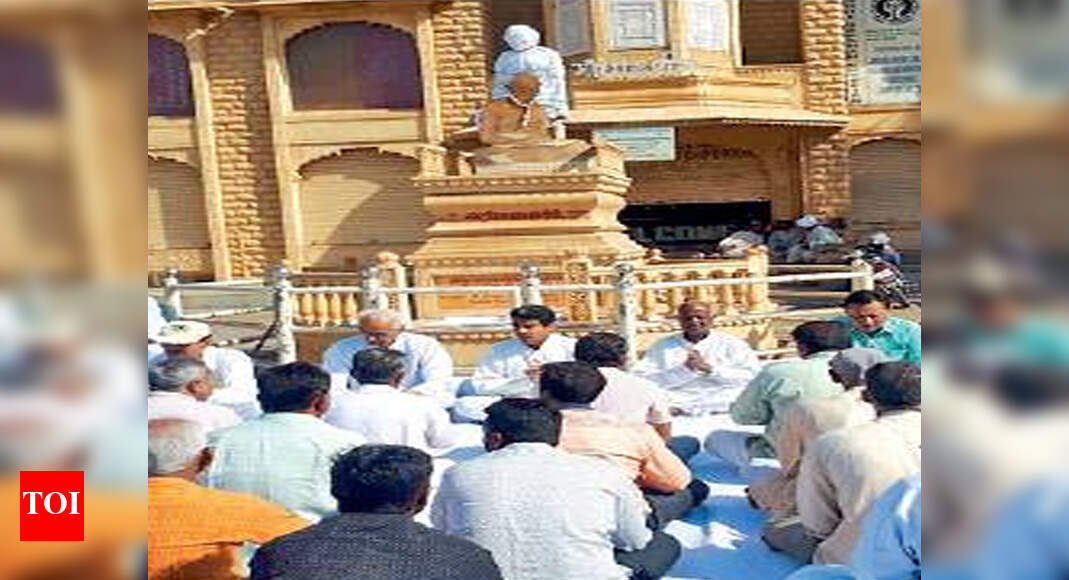 Gandhi Mahatma Gandhi statue Peace meet held in Jaisalmer Jaipur
