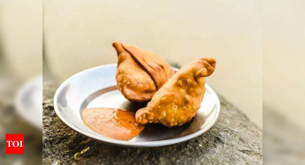 UK cities gear up for 1st-ever 'National Samosa Week' - Times of India