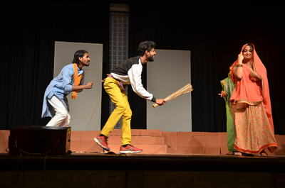Khabsurat Basu wins applauds at Aaina Theatre Festival