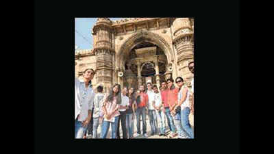 GCCI to train tour guides for Gujarat