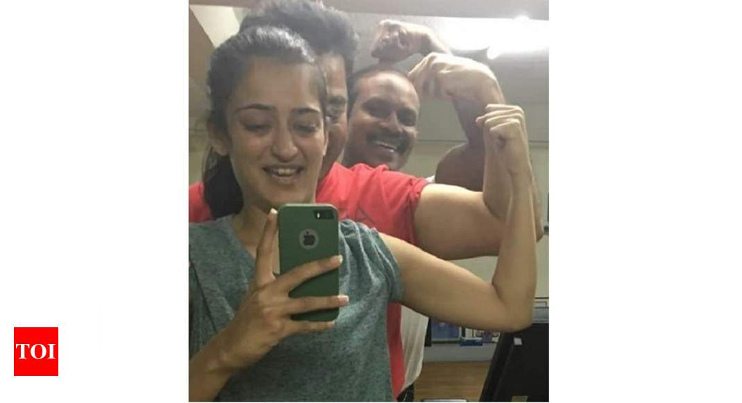 Photo Kamal Haasans Workout Session With Daughter Akshara Will Give You Fitness Goals Tamil 