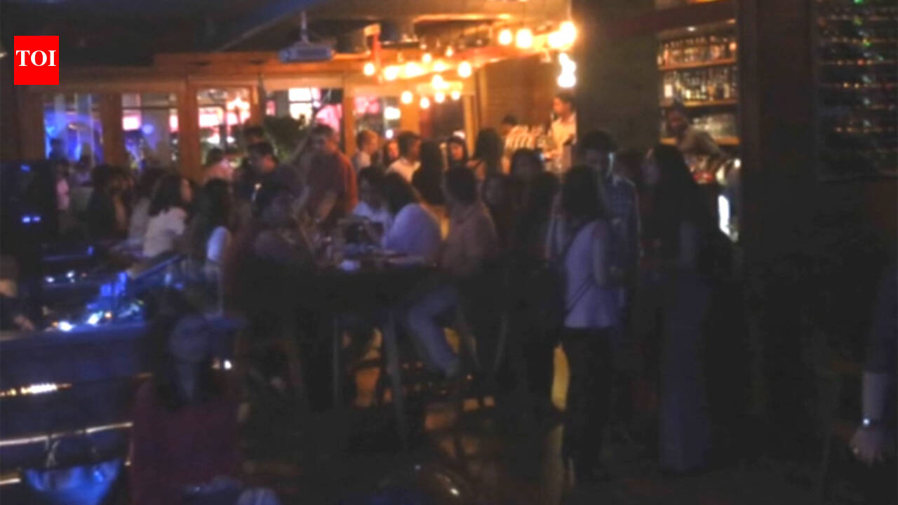 Pepper spray incident in Mumbai club puts Delhi pubs in a dilemma